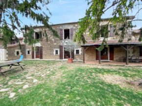 Maison charmante à Mouterre-Silly avec jardin privé